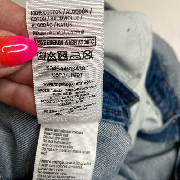 TOPSHOP Moto Denim Short Overalls - Picture 11 of 13